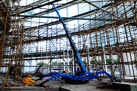 KB3.0 crawler crane is successfully used in Shanghai tower construction.